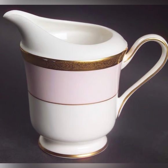 6pc Mary Kay Dinner Set - 40th Year Mary Kay Gold, Barbie Pink, and White. - Picture 7 of 13